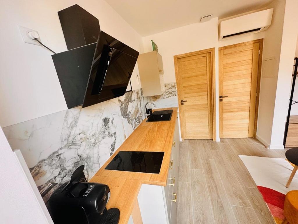 Les Appartements De Nana 6 - Studio Hypercentre, Rue Meynadier, Palais & Plage, Clim, Wifi Cannes Exterior photo